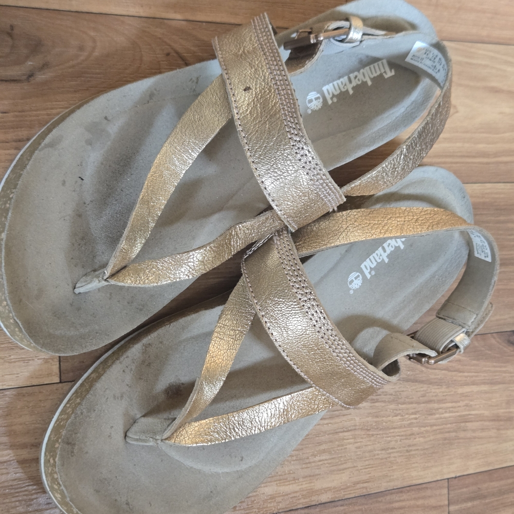 Stylish Timberland Women's Metallic Gold Sandals 8.5 US